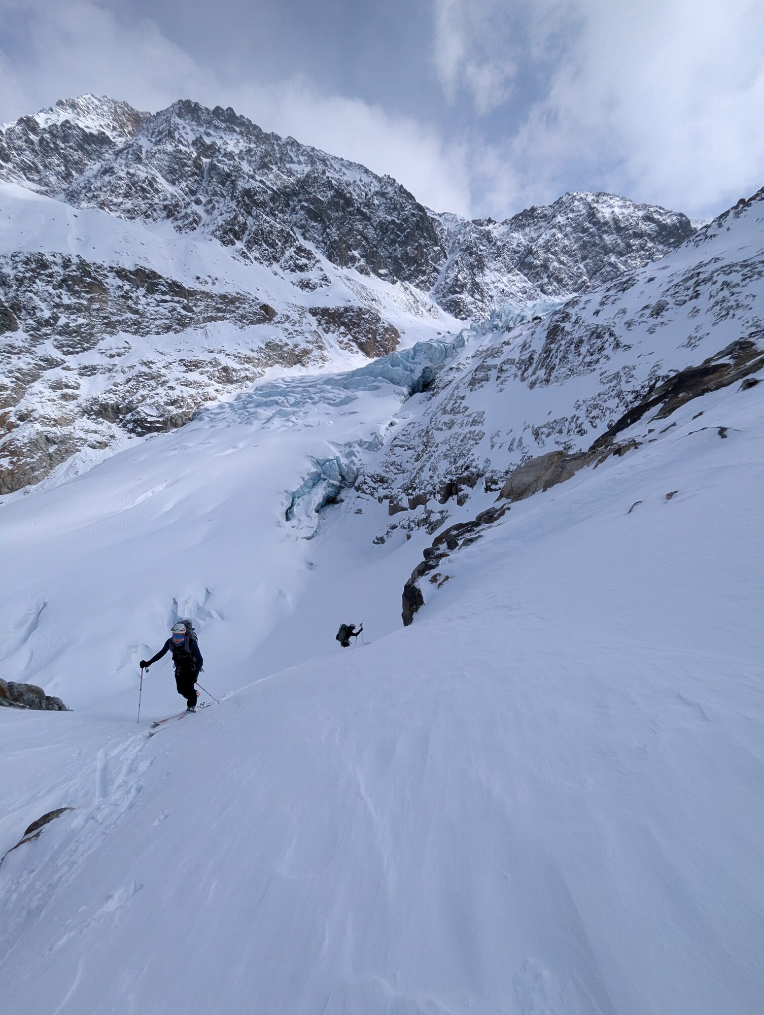 Skitourengeher am Weg zur Rauhekopfhütte